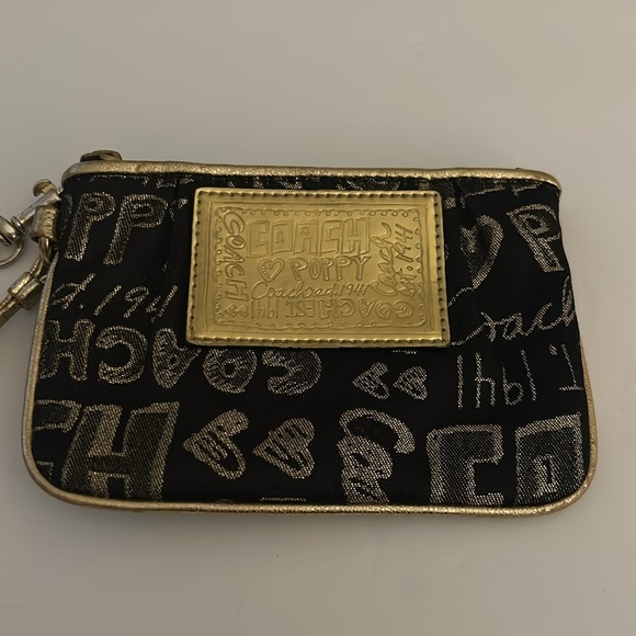 Coach Poppy Wristlet - Picture 2 of 6